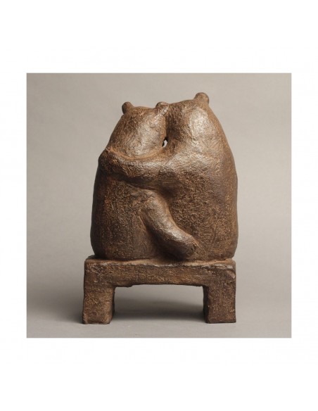 Sculpture de Sophie Verger Les fiancés sur un banc en bronze de dos