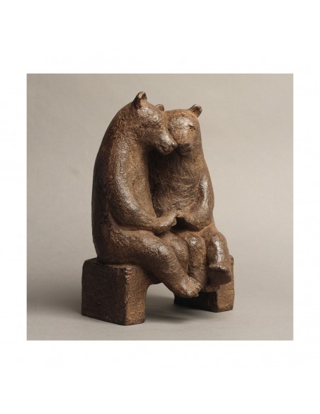 Sculpture de Sophie Verger Les fiancés sur un banc en bronze de profil