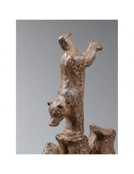 Sculpture de Sophie Verger Ours et son ourson en bronze, détail ourson