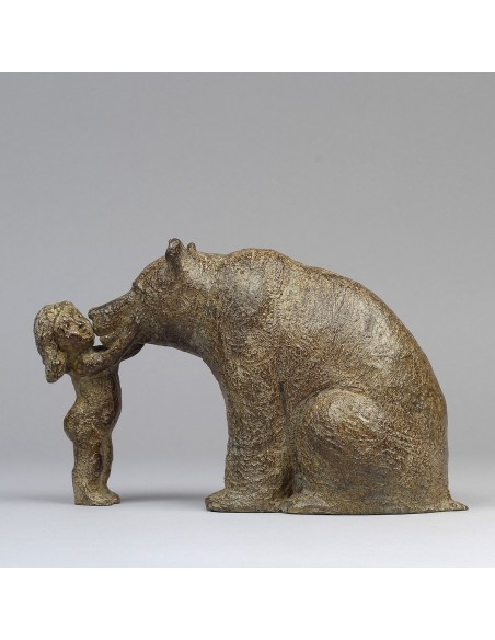 Sculpture de Sophie Verger Mon ours en bronze de profil