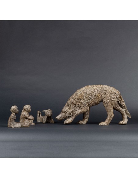 Sculpture de Sophie Verger La problématique du loup en bronze en entier