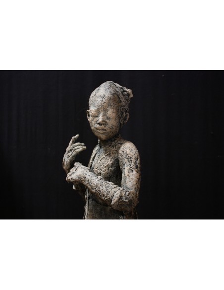 Sculpture de Evelyne Galinski Ora en bronze de face
